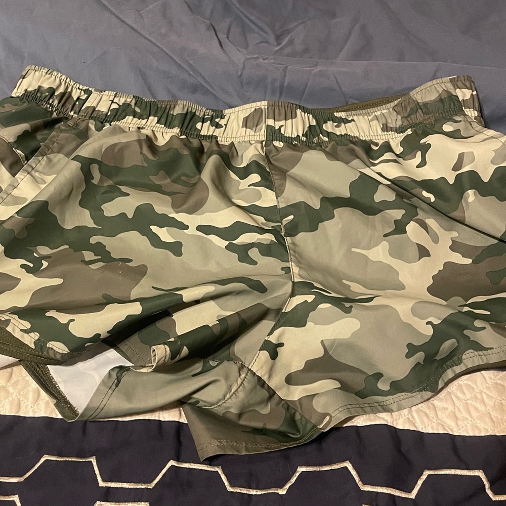 Camo workout shorts, size XL